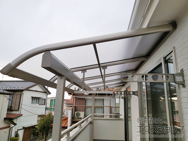 埼玉県蓮田市ののバルコニー・ベランダ屋根 ヴェクターテラス R型 屋根タイプ 単体 積雪〜20cm対応 施工例