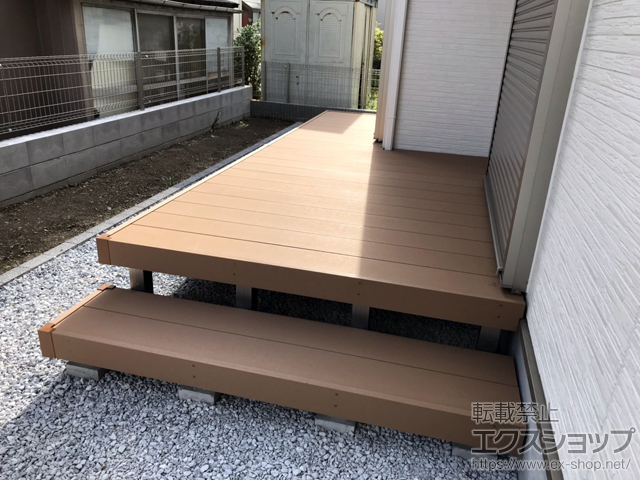 神奈川県横須賀市ののウッドデッキ リウッドデッキ 200＋リウッドデッキ200 段床セット 側面 1段×2セット 施工例