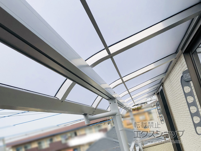 埼玉県川口市ののバルコニー・ベランダ屋根 スピーネ R型 屋根タイプ 連棟 積雪〜20cm対応 施工例