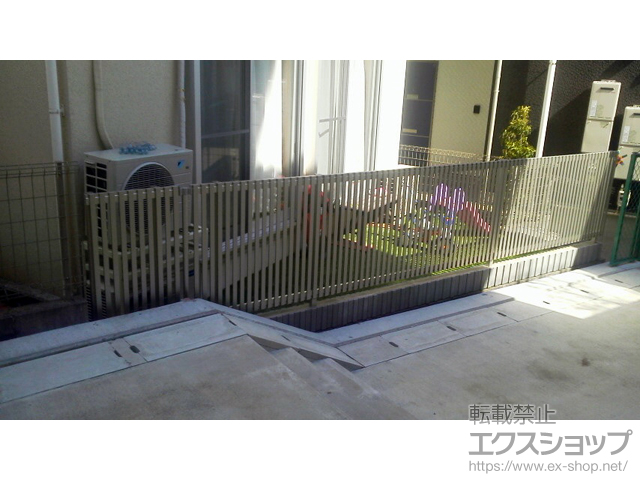 神奈川県川崎市ののフェンス・柵 ルシアスフェンスH08型 縦板+細縦格子 アルミカラー 施工例