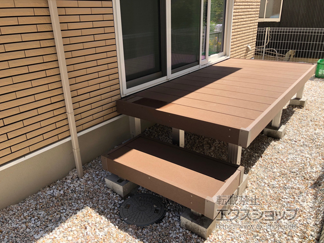 愛知県知多郡美浜町ののウッドデッキ リウッドデッキ 200＋ 独立式 リウッド ステップ2型　1セット 施工例