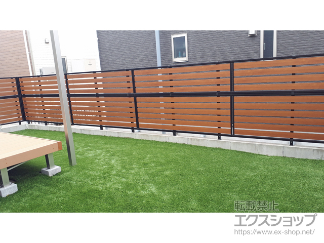 熊本県合志市ののフェンス・柵 モクアルフェンス 横板タイプ 2段支柱 ブロック建て用（パネル2段） 施工例