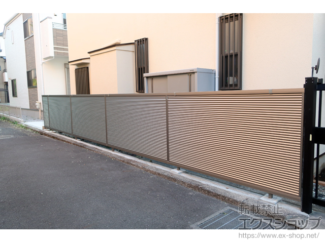 東京都府中市ののフェンス・柵 ライシスフェンス 5型 横目隠し フリーポールタイプ 施工例