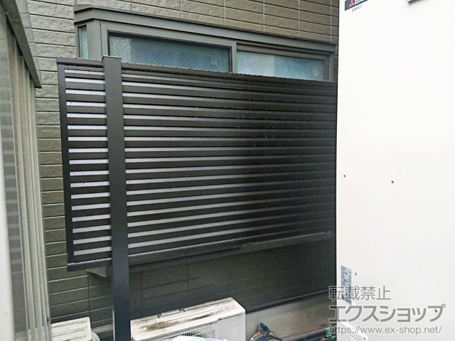 神奈川県厚木市ののフェンス・柵 ミエーネフェンス 目隠しルーバータイプ 2段支柱 自立建て用（パネル1段） 施工例