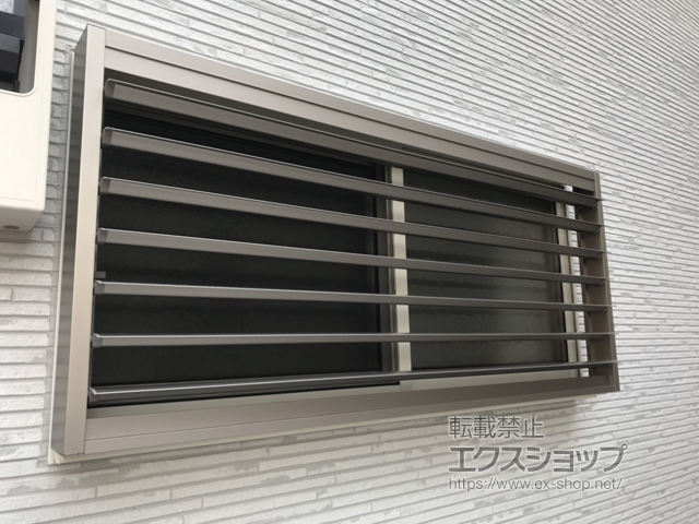千葉県市川市のLIXIL リクシル（トステム）の面格子・窓格子 目隠し可動ルーバー 引違い窓用 施工例