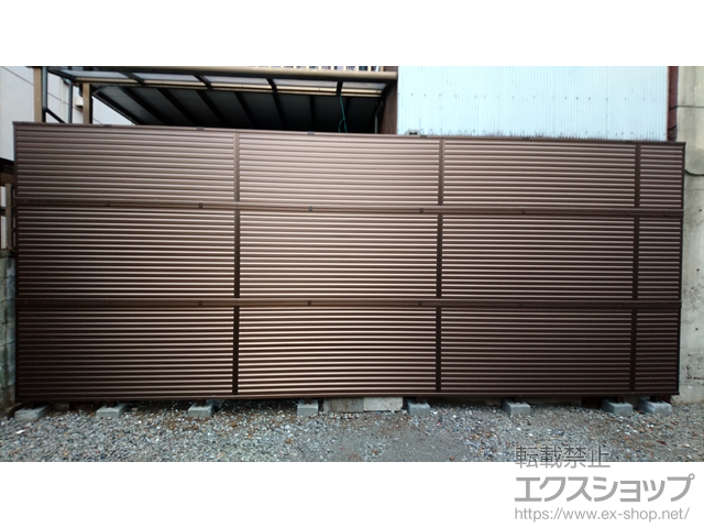 岐阜県岐阜市ののフェンス・柵 ミエーネフェンス 目隠しルーバータイプ 3段支柱 自立建て用（パネル3段） 施工例