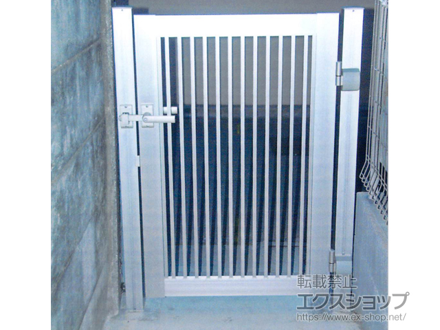 東京都杉並区のの門扉 シンプレオ門扉10型 たて粗格子 片開き 門柱使用 施工例