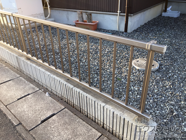 宮城県黒川郡大和町の三協アルミフェンス・柵施工例(マイエリアII たて格子 自在柱:58077852-1)