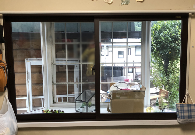 広島県広島市のの玄関ドア、二重窓（内窓） インプラス ダストバリア仕様 引違い窓 2枚建 施工例