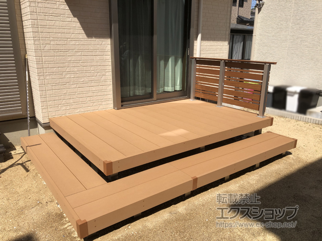 大阪府富田林市ののウッドデッキ リウッドデッキ 200＋ルシアスデッキフェンスA02型 施工例