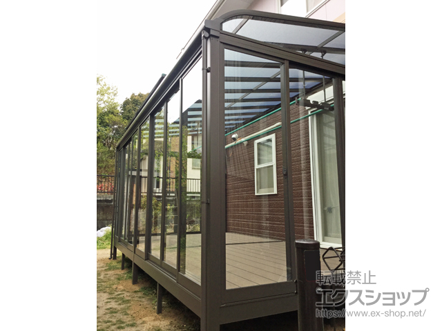 福岡県大野城市ののテラス囲い・サンルーム サニージュ R型 床納まり ランマ無 連棟 積雪〜20cm対応 施工例