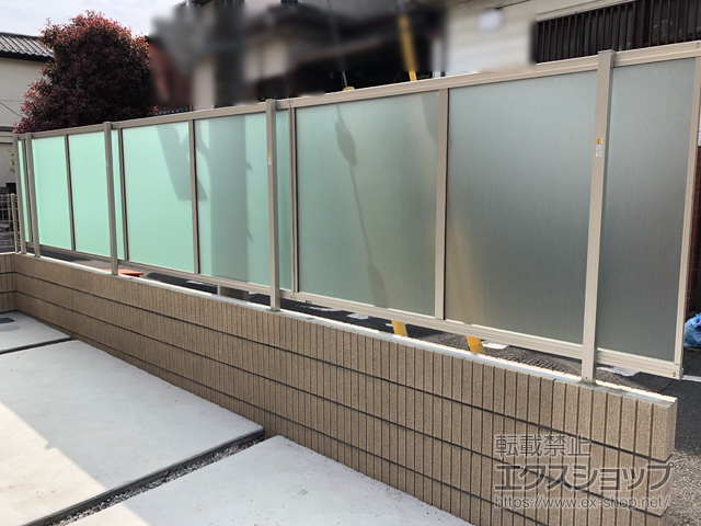 東京都小平市ののフェンス・柵 シンプレオフェンスP1型 目隠しポリカパネル 自由柱施工 施工例