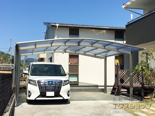 鹿児島県鹿児島市ののカーポート ネスカR (ラウンドスタイル) ワイド 積雪〜20cm対応 施工例