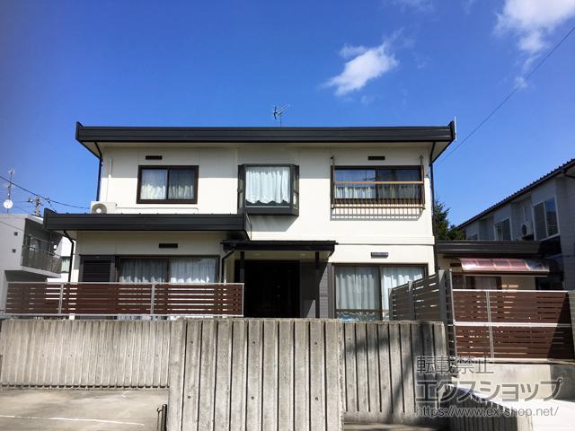 新潟県新潟市ののフェンス・柵 ルシアスフェンスF04型 横板 木目カラー 自由柱施工 施工例