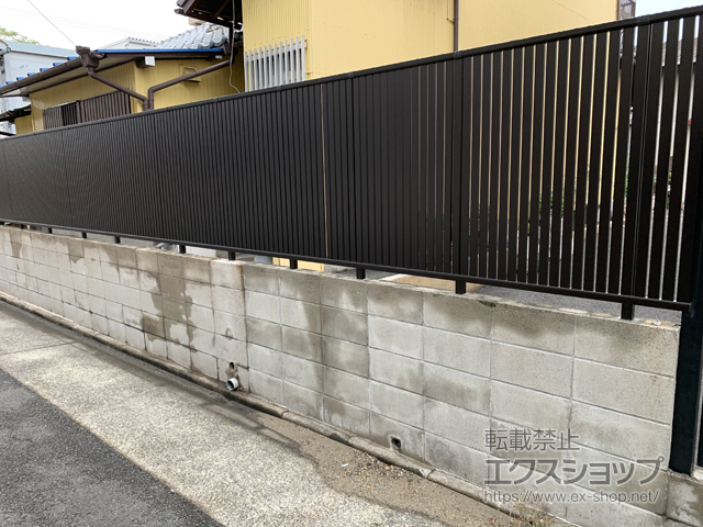 愛知県名古屋市ののフェンス・柵 シンプレオフェンス4型 たて太格子タイプ 自由柱 施工例