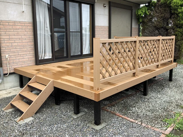 ��ʌ��O���s��YKKAP�̃E�b�h�f�b�L ���E�b�h�f�b�L 200 �{�H��