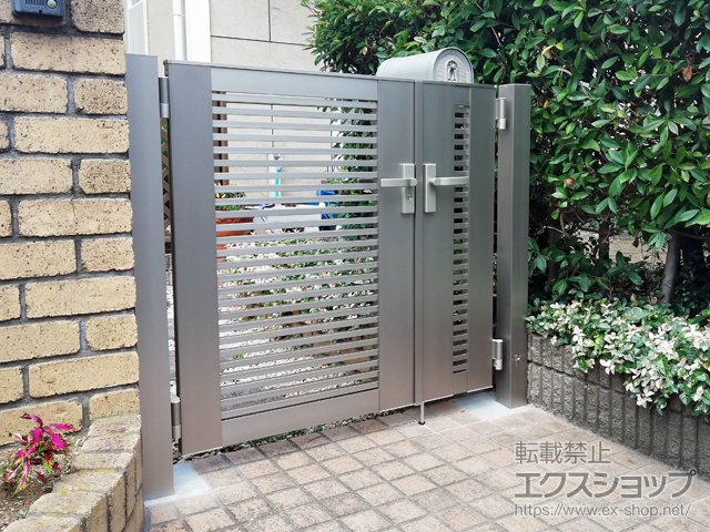 東京都小平市のの門扉 【特注】ライシス門扉 1型 細横桟 両開き親子 柱使用 施工例