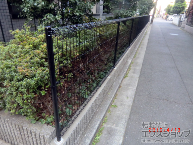 東京都調布市ののフェンス・柵 メッシュフェンス M0 間仕切柱 施工例