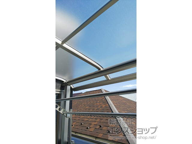 埼玉県富士見市ののバルコニー・ベランダ屋根 ヴェクターテラス R型 屋根タイプ 単体 積雪〜20cm対応 施工例