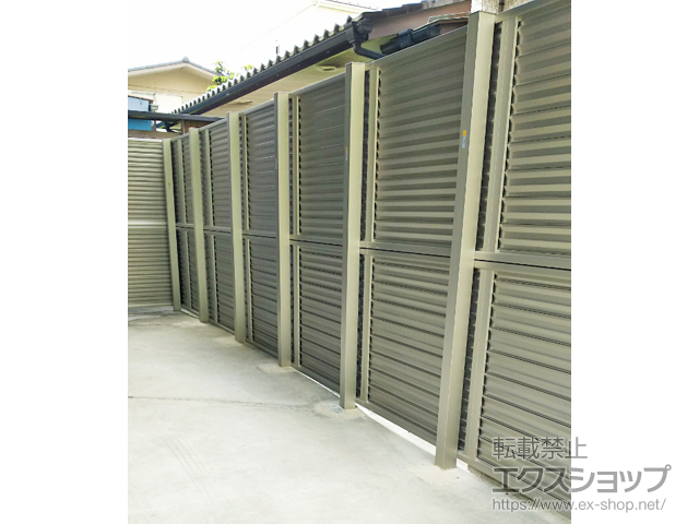 ののフェンス・柵 ミエーネフェンス 目隠しルーバータイプ 2段支柱 自立建て用（パネル2段） 施工例