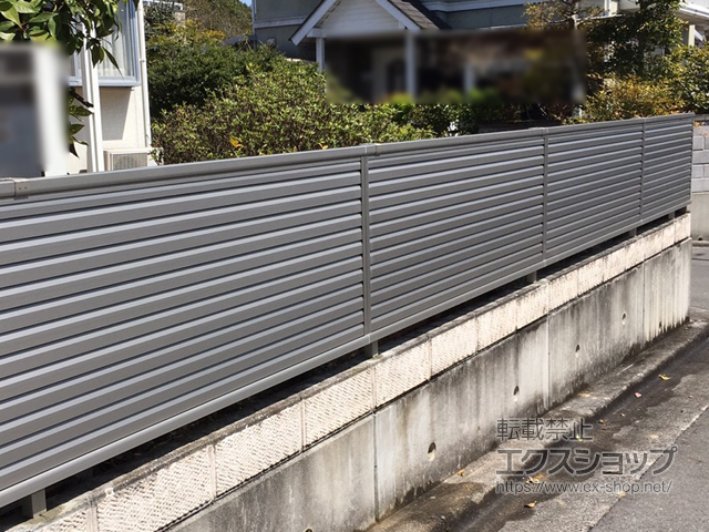 広島県東広島市ののフェンス・柵 ミエーネフェンス 目隠しルーバータイプ 自由柱 施工例