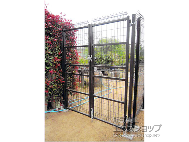 埼玉県深谷市のの門扉 メッシュフェンスG10 門扉 両開き 柱使用 施工例