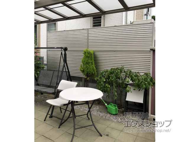 神奈川県大和市ののフェンス・柵 ミエーネフェンス 目隠しルーバータイプ 2段支柱 自立建て用（パネル2段）※柱別途 施工例