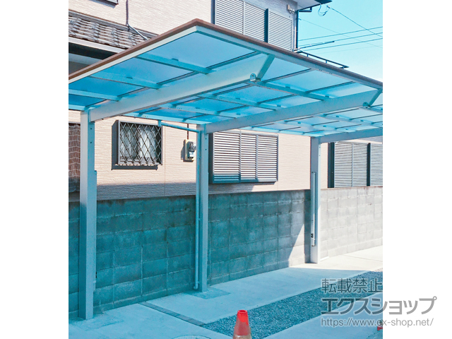 埼玉県熊谷市ののカーポート フーゴF (フラットスタイル) 延長 木調色 積雪〜20cm対応 施工例