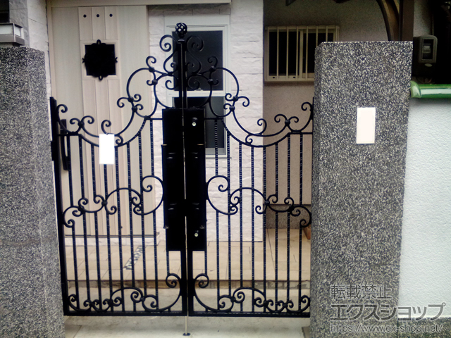 兵庫県尼崎市のの門扉 ヴィア・ル・クラシコ ハンナ 両開き　柱使用 施工例
