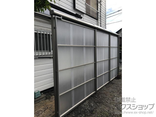 神奈川県大和市ののストックヤード スピーネストックヤードR型 波板タイプ スクリーン仕様 積雪〜20cm対応 *躯体側出幅違い納まり 施工例