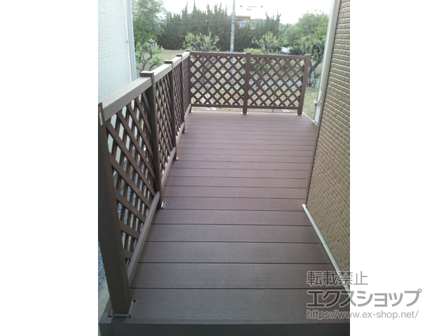 東京都多摩市ののウッドデッキ リウッドデッキ 200＋リウッドデッキフェンス2型＜ラチス格子＞ 施工例