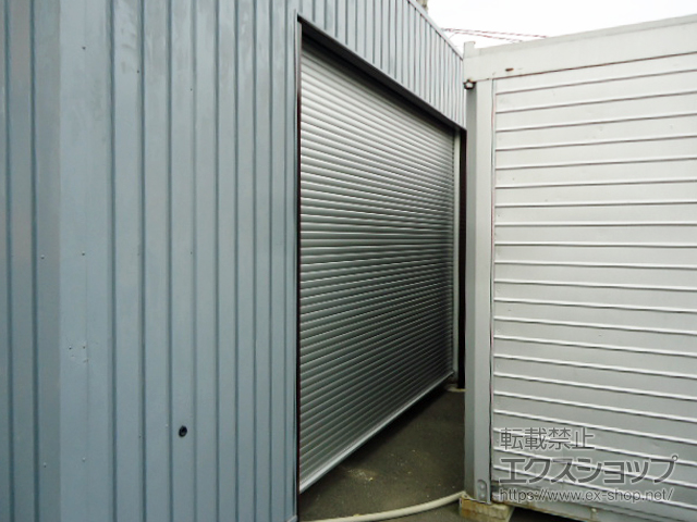 神奈川県平塚市のLIXIL リクシル（トステム）のガレージシャッター ガレージシャッタークワトロ 電動式 内部付タイプ 施工例