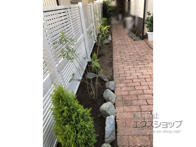 神奈川県横浜市ののフェンス・柵 ライシスフェンス 3型 太横桟 アルミ多段柱使用（パネル2段） 施工例