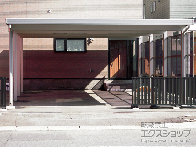 北海道室蘭市のLIXIL リクシル（トステム）のカーポート テリオスポートIII 3000 4台用 縦連棟 角柱8本仕様 積雪〜100cm対応 施工例