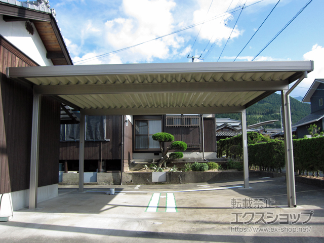 のLIXIL リクシル（トステム）のカーポート テリオスポートIII 900 2台用 角柱4本仕様 積雪〜30cm対応 施工例