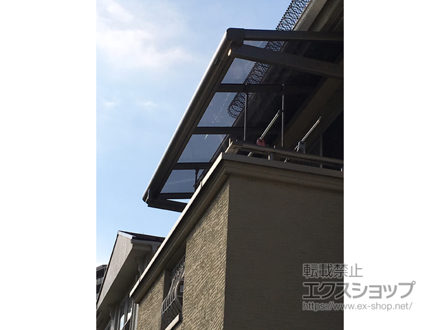 神奈川県横浜市のLIXIL リクシル（トステム）のバルコニー・ベランダ屋根 パワーアルファ F型 ルーフタイプ 単体 積雪〜30cm対応 施工例
