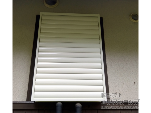 山梨県北杜市のLIXIL リクシル（トステム）の面格子・窓格子 目隠し可動ルーバー 装飾窓用 施工例