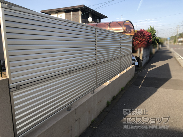 大分県大分市ののフェンス・柵 ミエーネフェンス 目隠しルーバータイプ 2段支柱 施工例