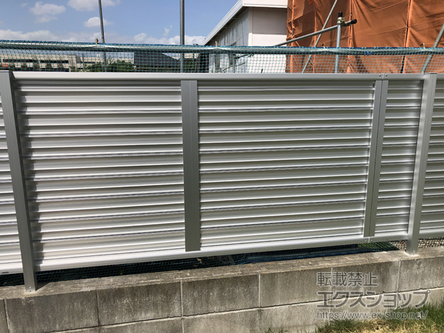 埼玉県越谷市ののフェンス・柵 ミエーネフェンス 目隠しルーバータイプ 自由柱施工 施工例