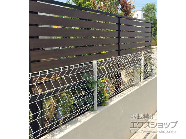 千葉県船橋市ののフェンス・柵 モクアルフェンス 横板タイプ 2段支柱 自立建て用（パネル1段） 施工例