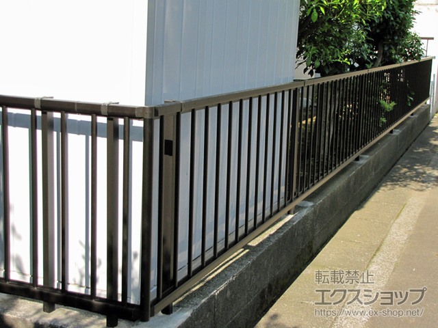 神奈川県横浜市ののフェンス・柵 ミエッタフェンス 防犯たて格子タイプ 自由柱施工 施工例