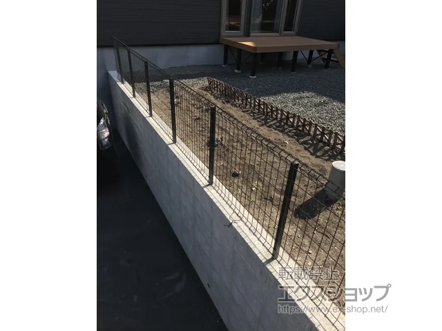 北海道札幌市のYKKAPのフェンス・柵・塀 イーネットフェンス1F型 自由柱タイプ 施工例