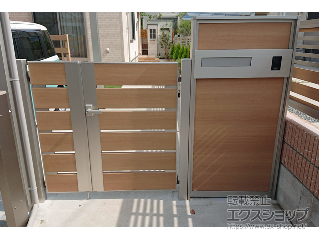 福岡県福岡市のの門扉 ルシアス門扉BW01型 横スリット 両開き親子 複合カラー 門柱使用（04・08-12R） 施工例