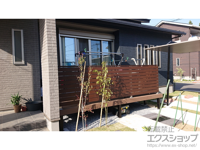 茨城県つくば市ののウッドデッキ リウッドデッキ 200＋ルシアスデッキフェンスA01型＜横板格子タイプ＞ 施工例