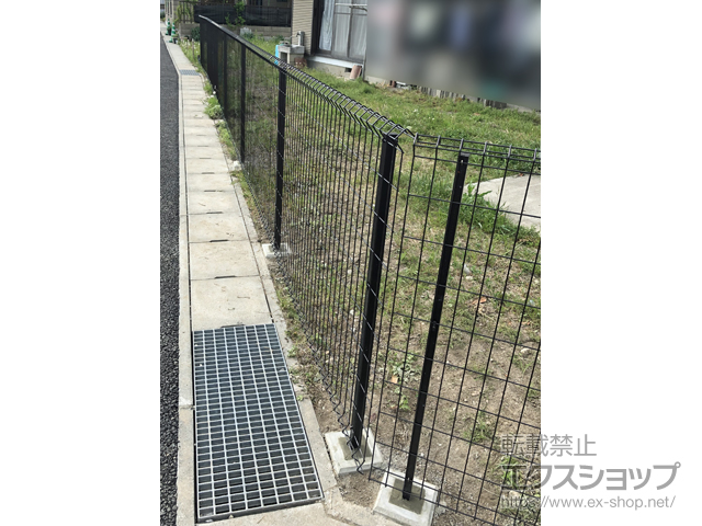 群馬県高崎市ののフェンス・柵 イーネットフェンス1F型 自由柱タイプ 施工例