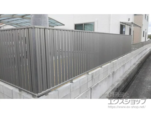 香川県高松市のYKKAPのフェンス・柵・塀 シンプレオフェンスSY1型 たてスリットタイプ 自由柱施工 施工例