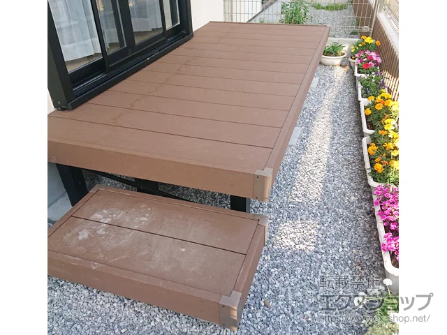 埼玉県さいたま市のYKKAPのウッドデッキ リウッドデッキ 200 施工例