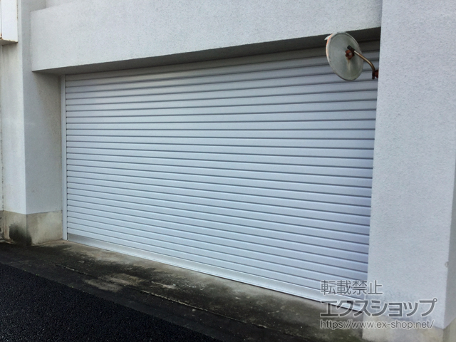 福岡県福岡市ののガレージシャッター プラテアII スチールタイプ 電動式（内蔵） 施工例