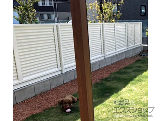 茨城県神栖市ののフェンス・柵 ミエーネフェンス 目隠しルーバータイプ 自由柱施工　 施工例