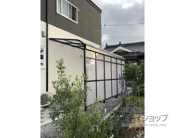 山口県長門市ののストックヤード スピーネストックヤードR型 パネルタイプ スクリーン仕様 連棟 積雪〜20cm対応 施工例